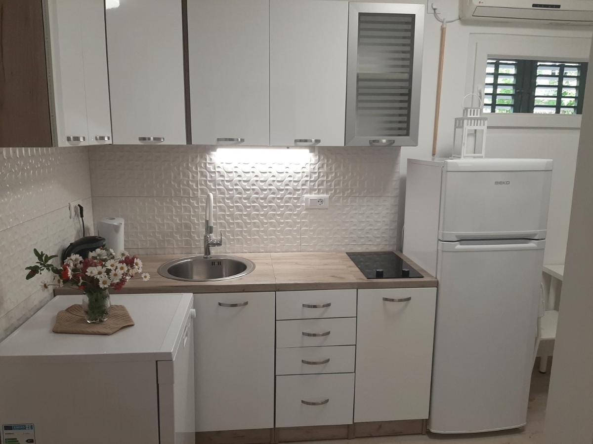 Apartman Maslina Pisak Exterior foto